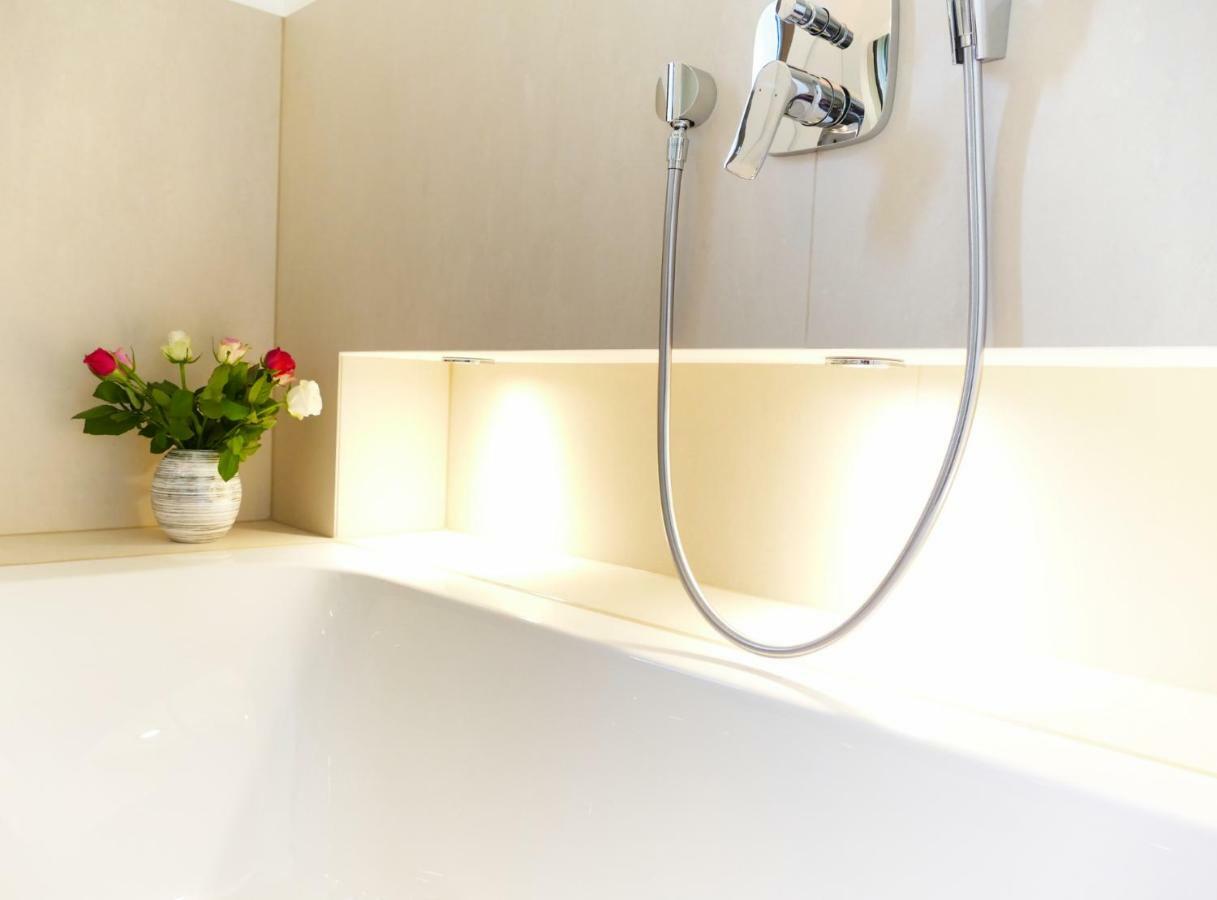 Grosses Apartment Im Zentrum Von Dresden, 2 Schlafzimmer, 2 Baeder, Balkon Zewnętrze zdjęcie