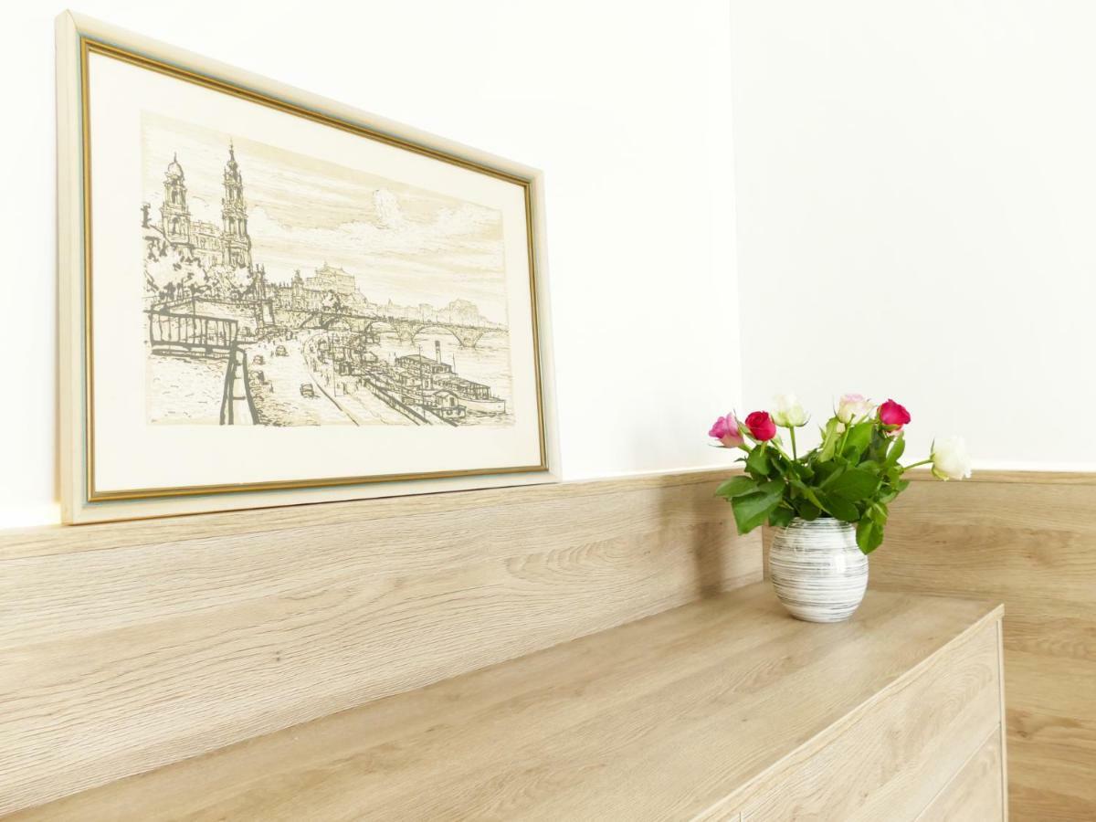 Grosses Apartment Im Zentrum Von Dresden, 2 Schlafzimmer, 2 Baeder, Balkon Zewnętrze zdjęcie